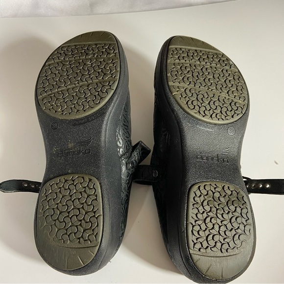 Dansko Patterned Clog with Strap Womens size EU 38 US 7.5-8 - Picture 6 of 7